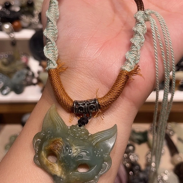 蛇纹石玉合金颈饰