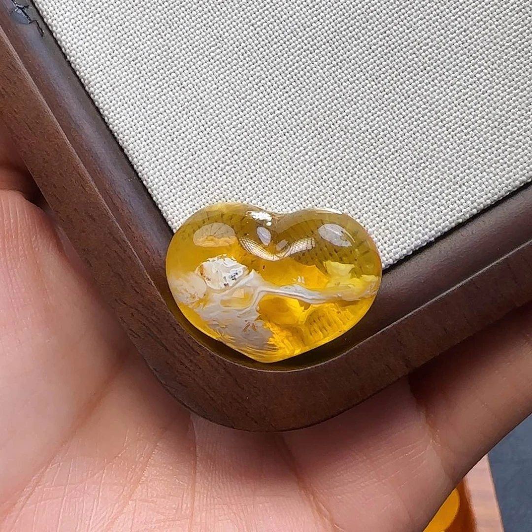 琥珀未镶嵌珠宝奇石蜜蜡