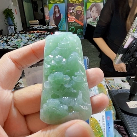 翡翠未镶嵌颈饰翡翠