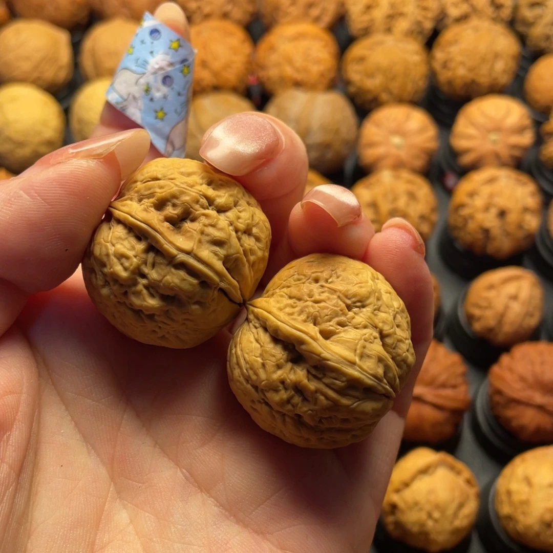 文玩核桃吊坠有彩铁核桃