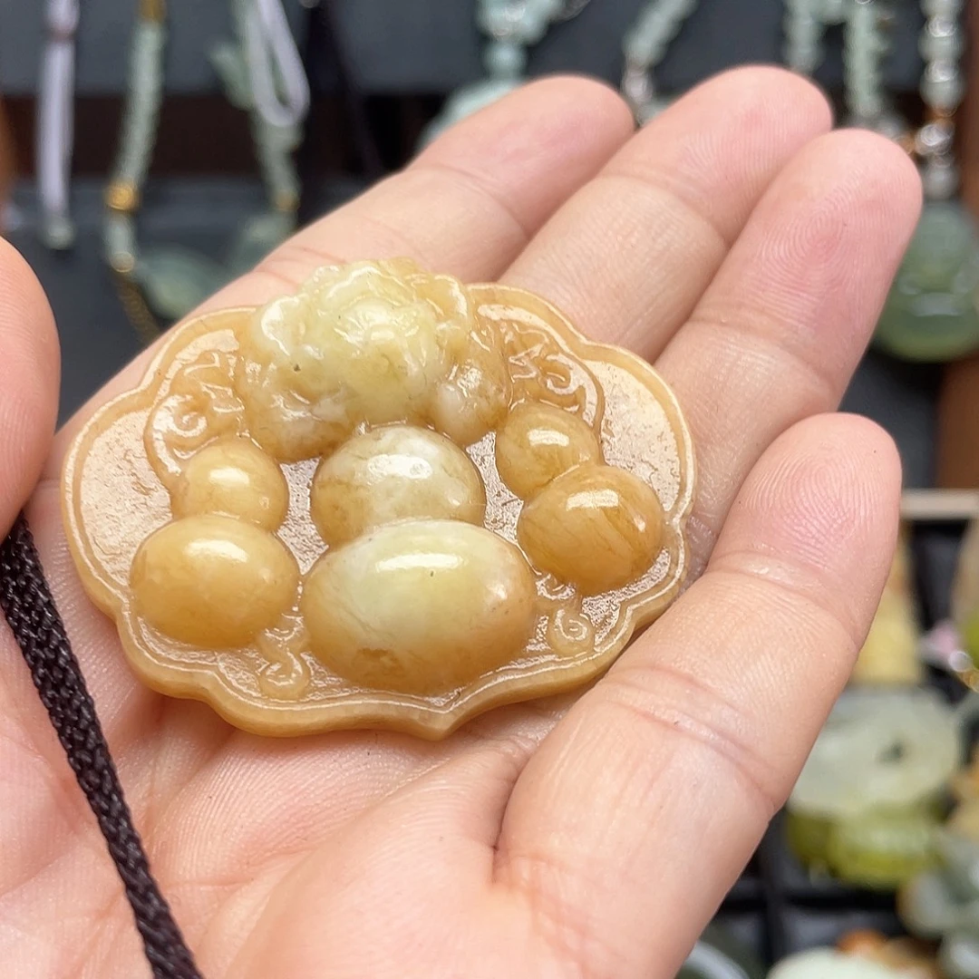未镶嵌蛇纹石玉颈饰