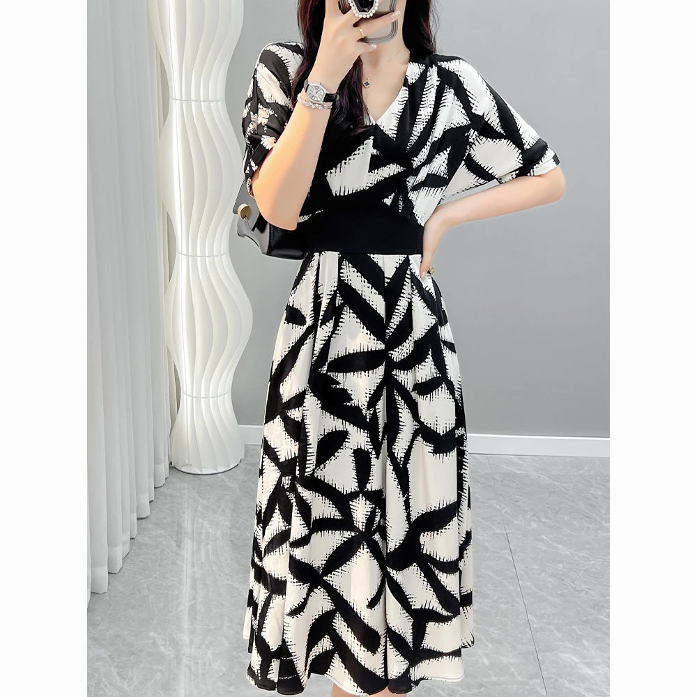 2025夏季新款短袖印花V领裙子中长款韩版时尚气质雪纺连衣裙女夏
