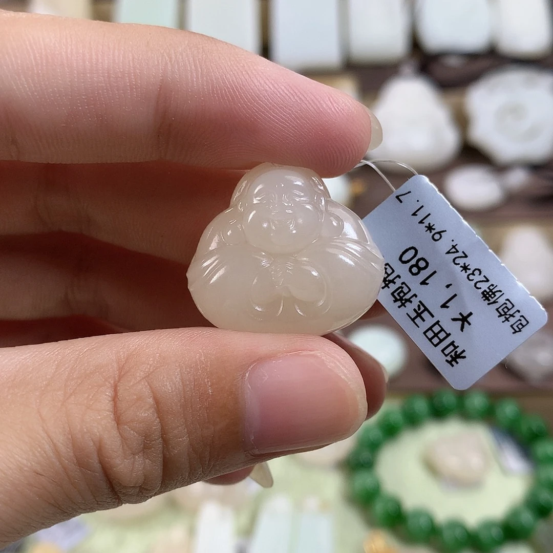 颈饰未镶嵌和田玉
