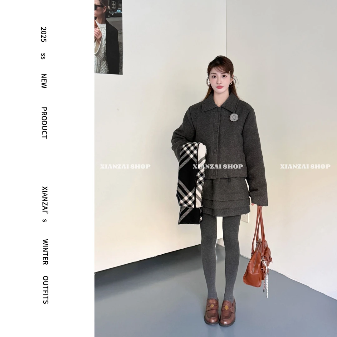 XIANZAI【香香公主】冬季新款小香风山茶花羊毛羽绒外套短裙三件套