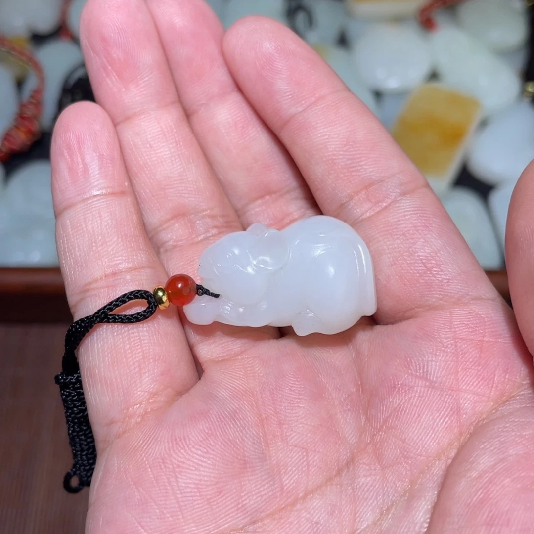 颈饰未镶嵌和田玉