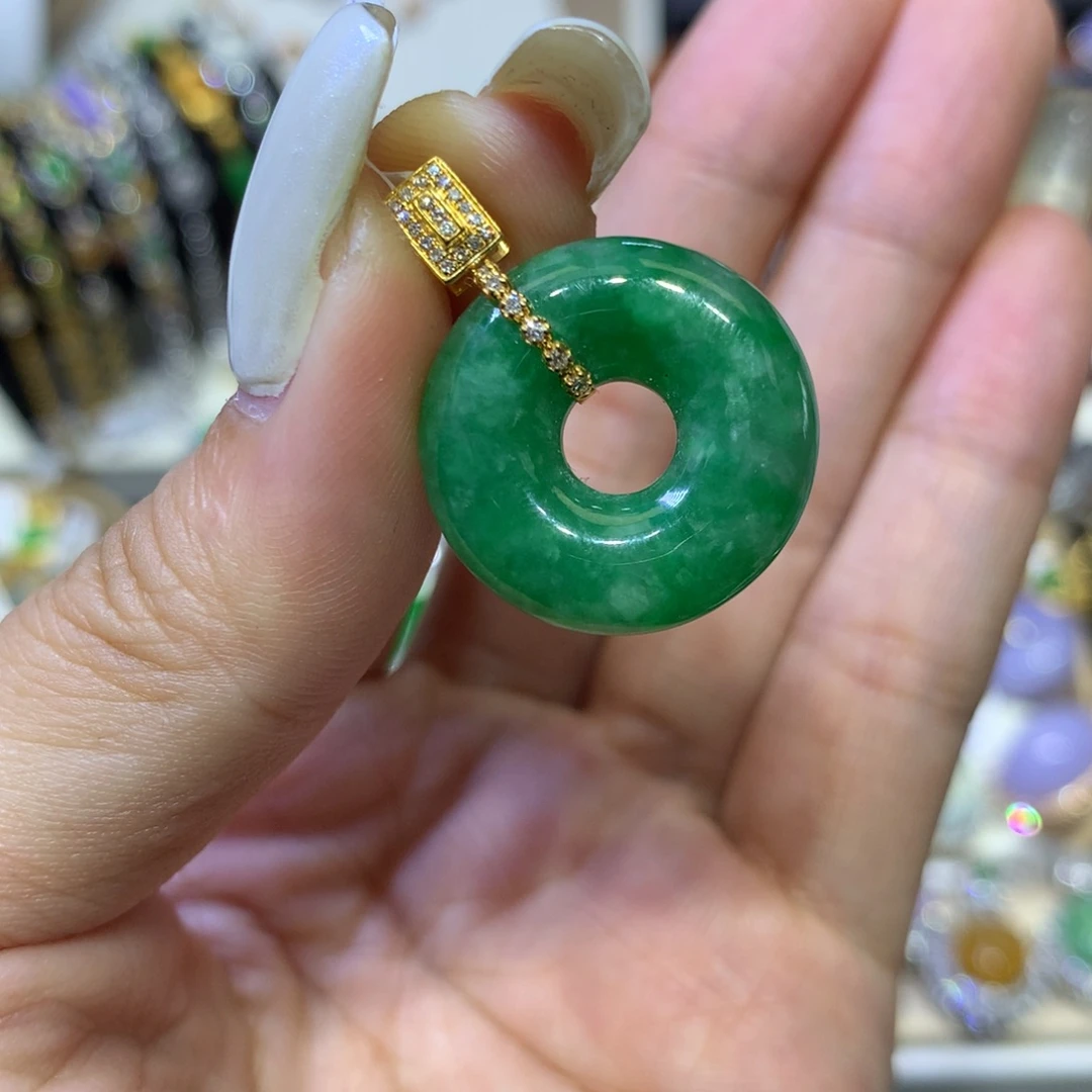 翡翠18K金镶嵌颈饰