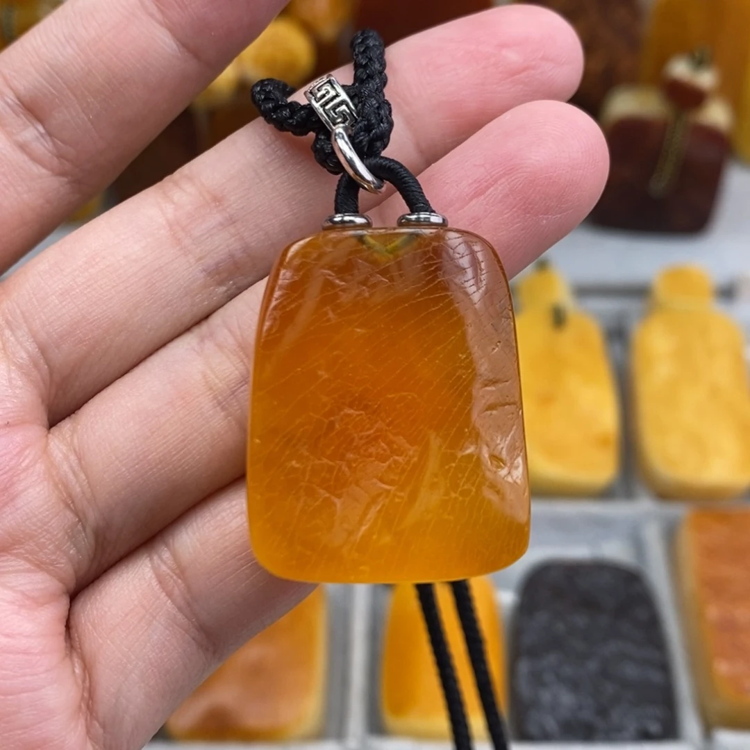 琥珀吊坠(赠链)未镶嵌