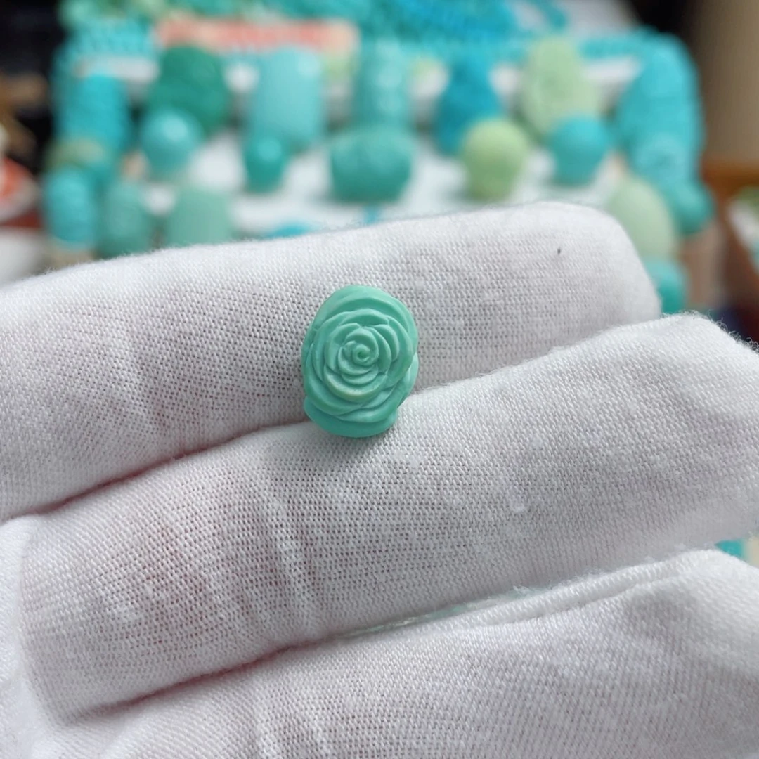 绿松石未镶嵌珠宝奇石