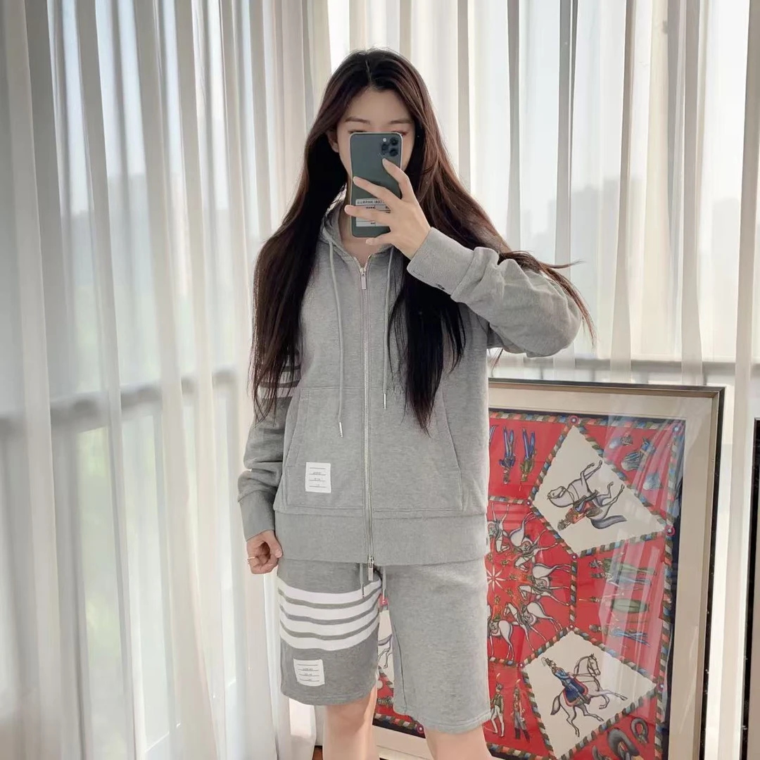 95新 THOMBROWNE 外套灰色尺码175/250508VGLVH04