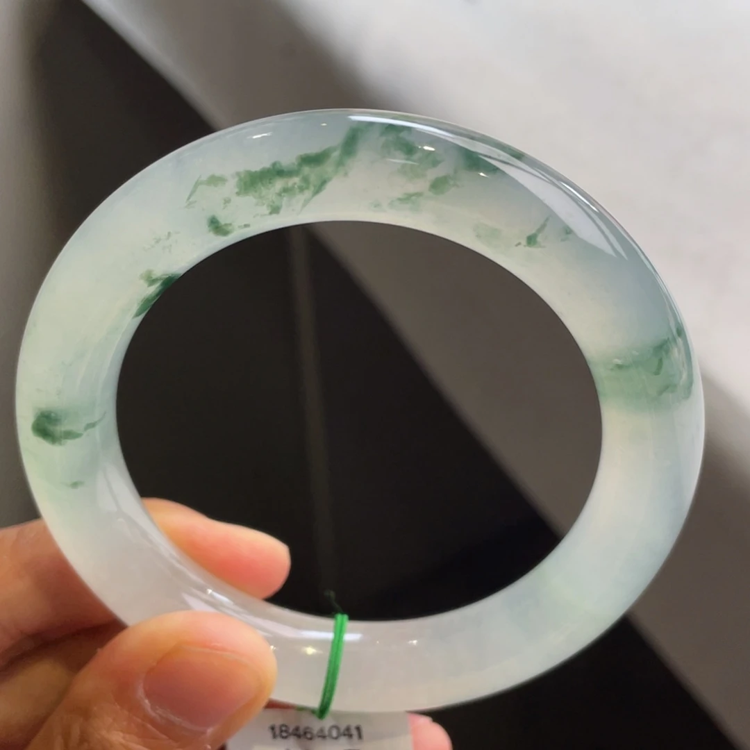 翡翠未镶嵌手镯冰飘花圆条（小六二开询价）