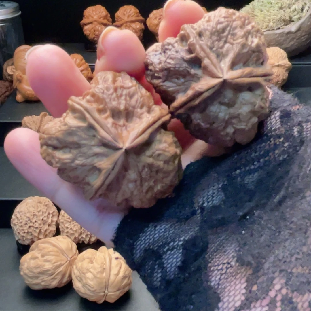 文玩核桃吊坠战斧………………