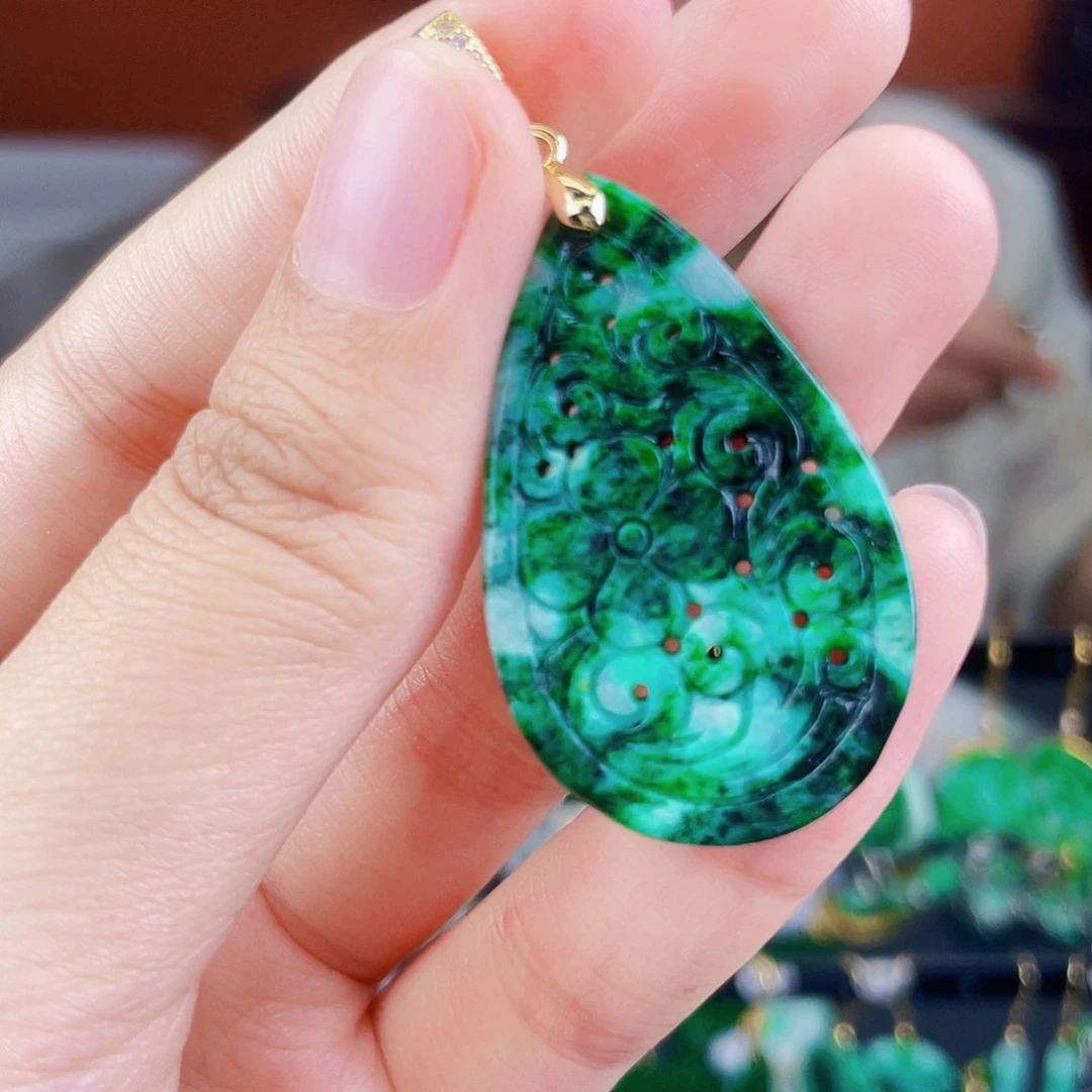 翡翠未镶嵌颈饰饰品