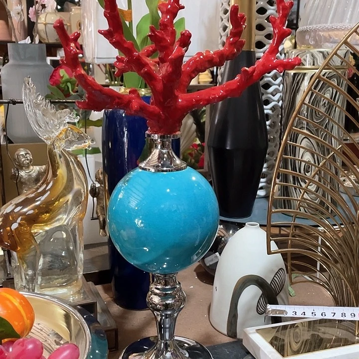 陶瓷花瓶，仿真绿植。