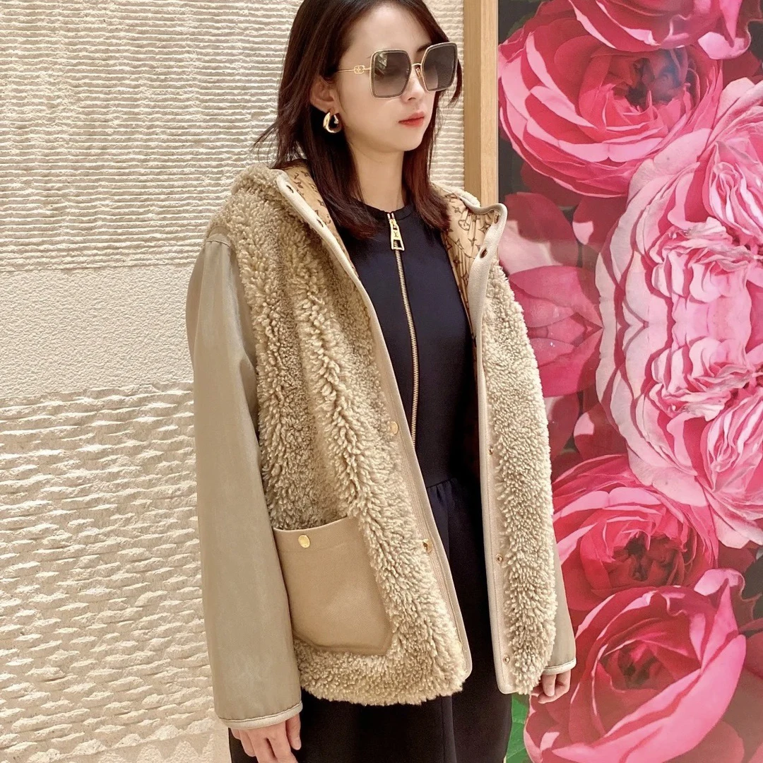 未使用 LouisVuitton/路易威登 E600861/泰迪绒双面连帽马甲/38码