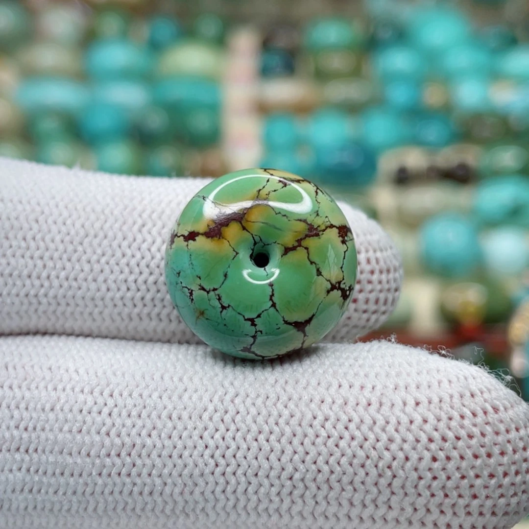 未镶嵌绿松石颈饰