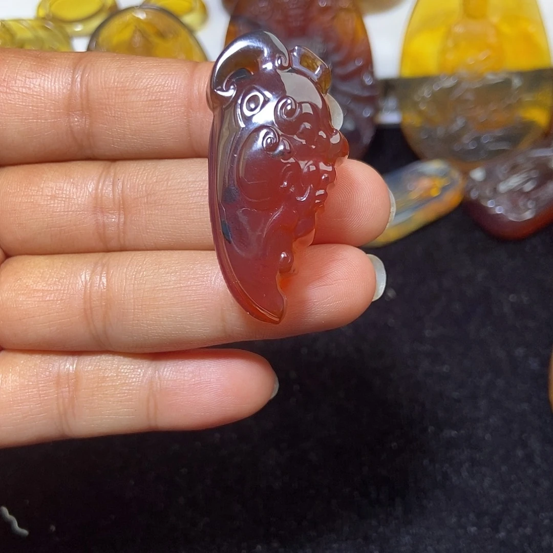 琥珀未镶嵌颈饰缅甸天然琥珀吊坠