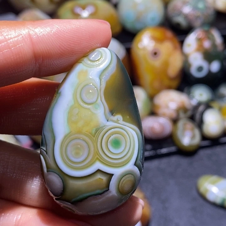 玛瑙/玉髓未镶嵌珠宝半成品74