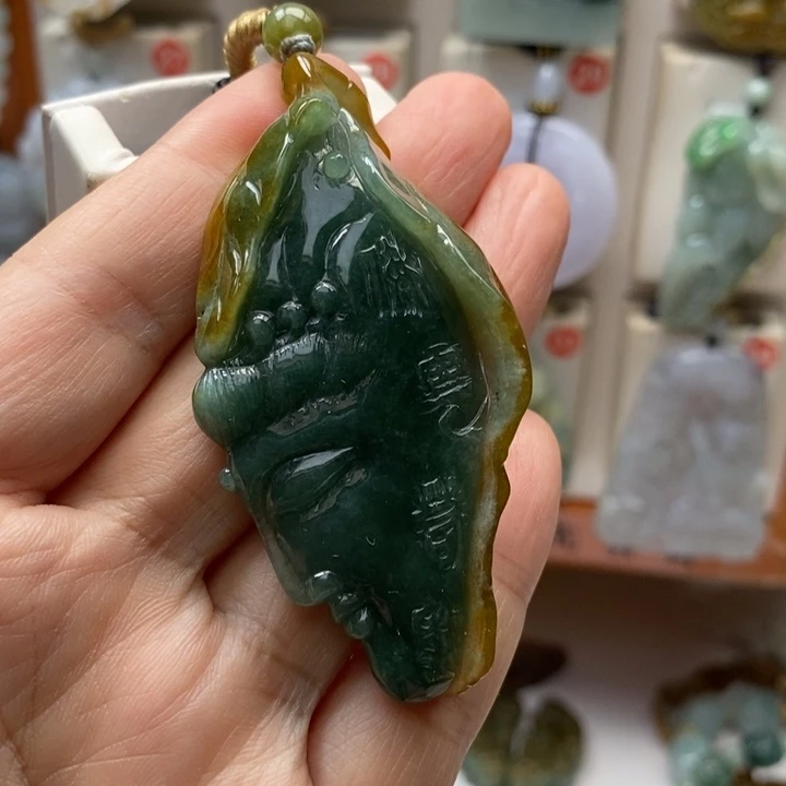 平***人翡翠未镶嵌颈饰观音