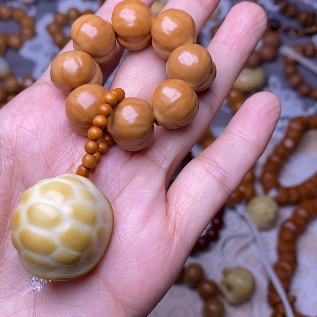 把件猴头核桃柯基屁桃龟甲