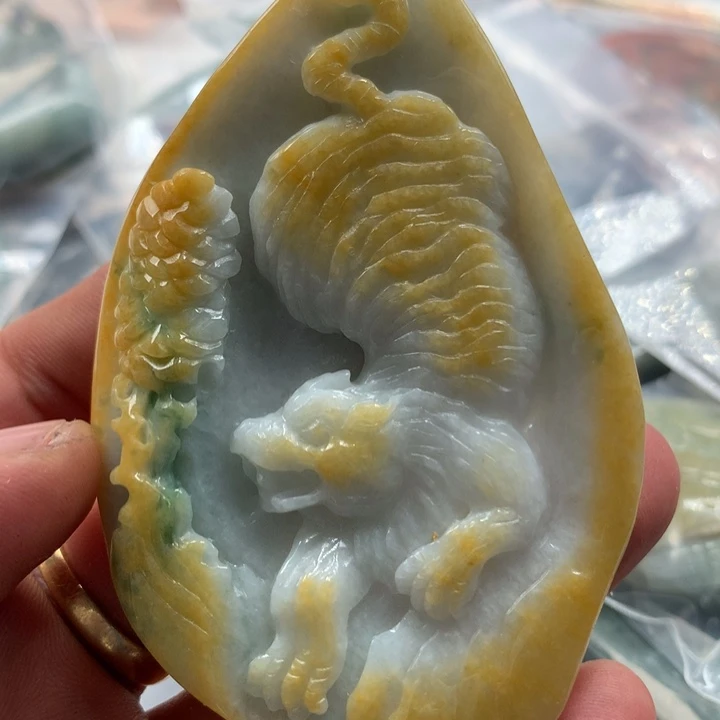 山***界翡翠未镶嵌颈饰保真天然a货翡翠