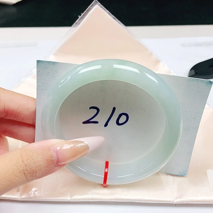 翡翠手镯未镶嵌57圈