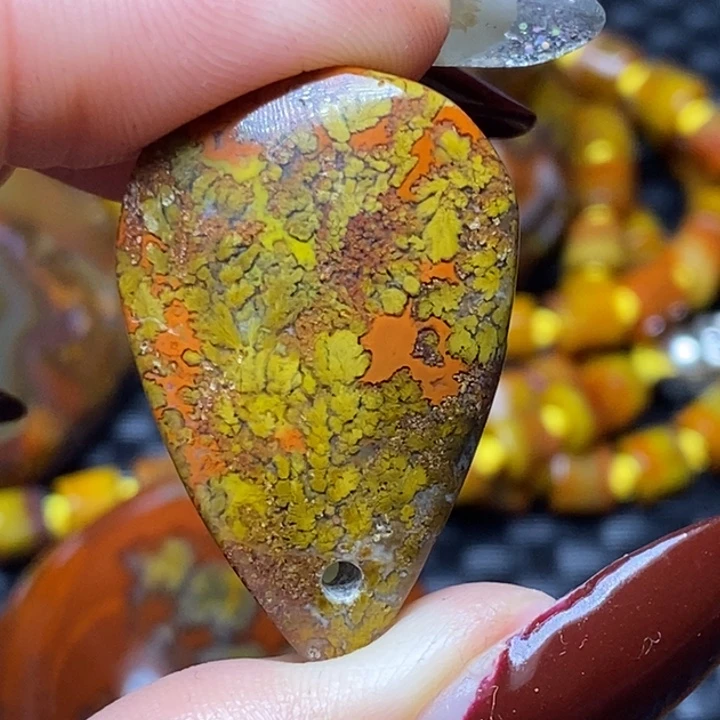 玛瑙/玉髓颈饰未镶嵌