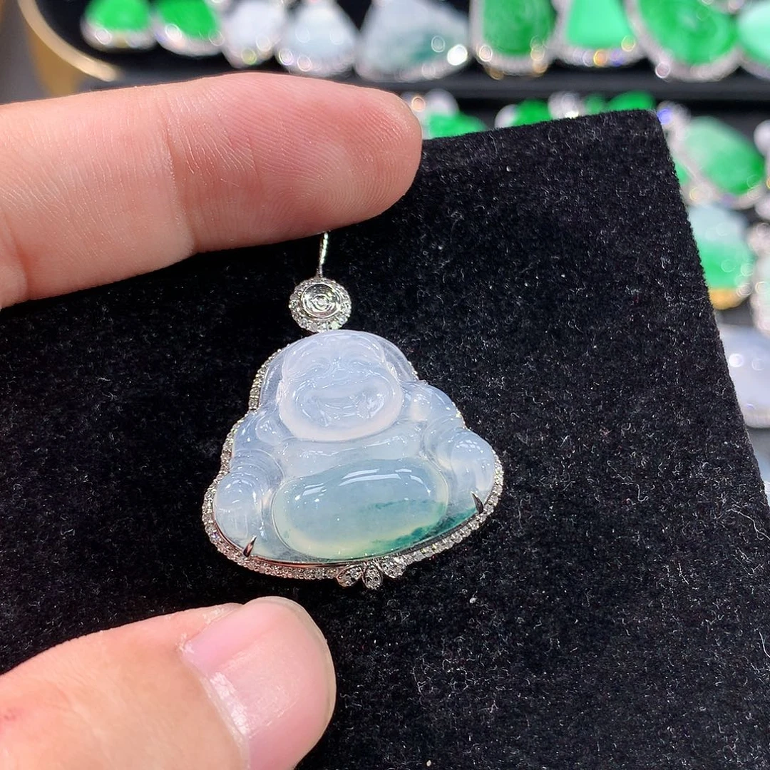 翡翠18K金镶嵌颈饰