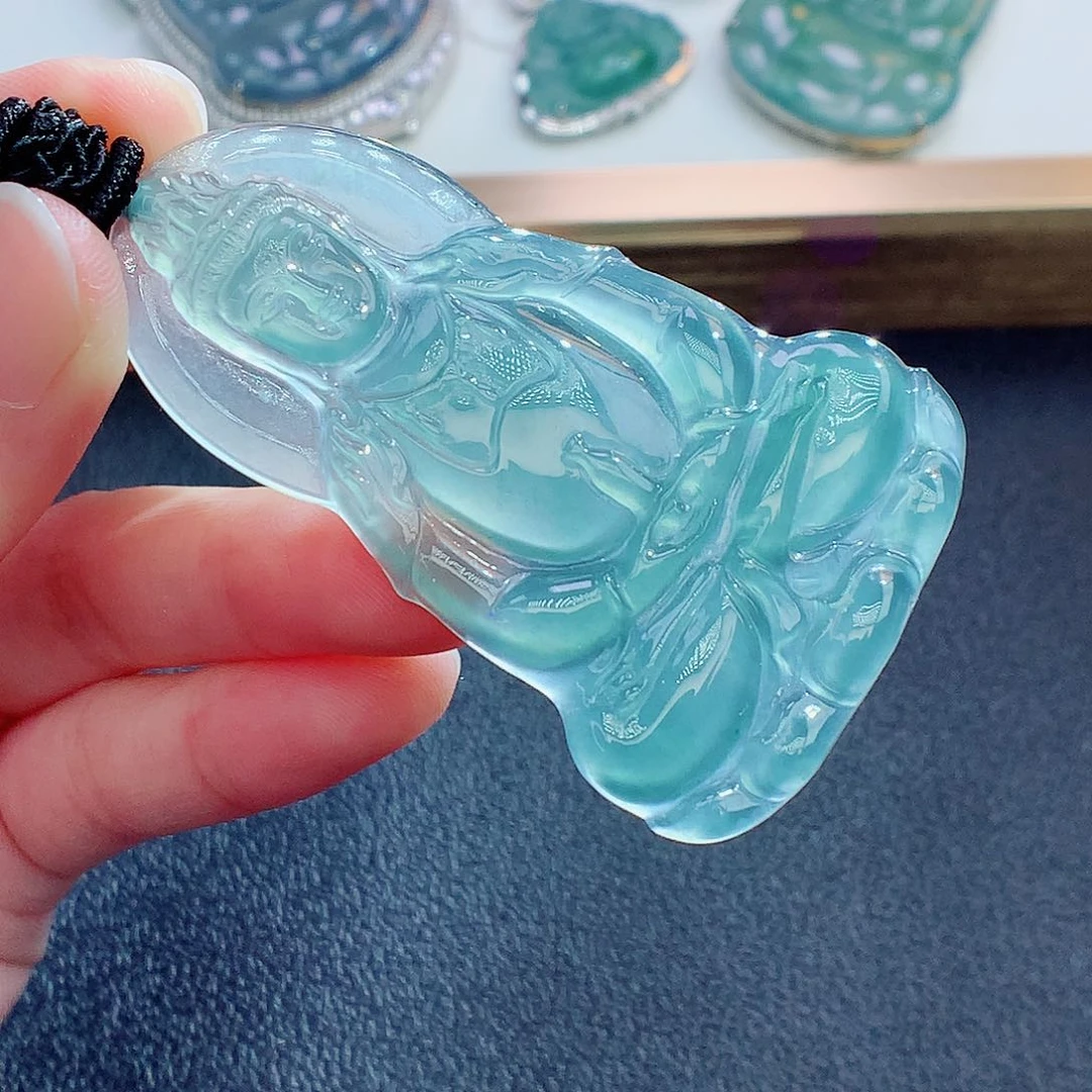 翡翠颈饰未镶嵌翡翠