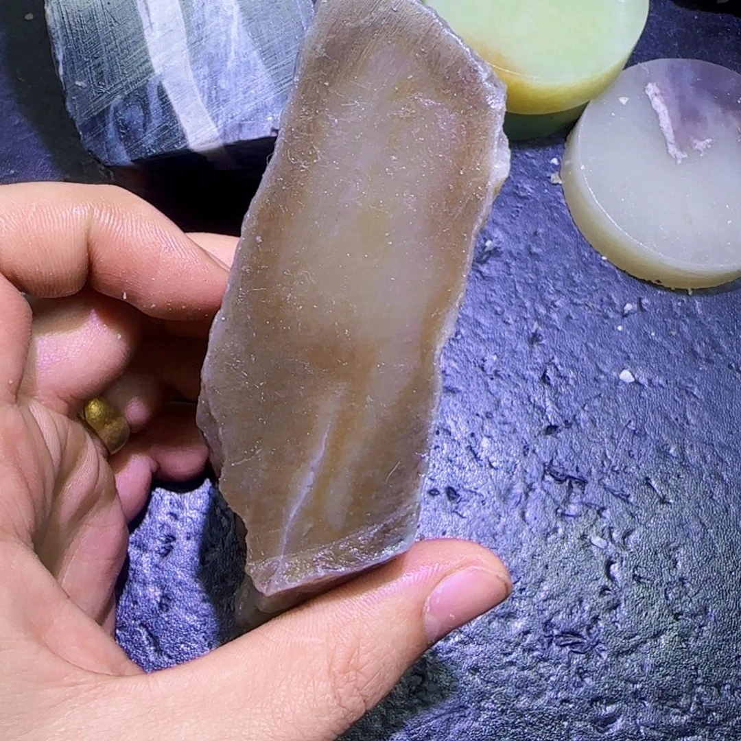 和田玉未镶嵌珠宝半成品