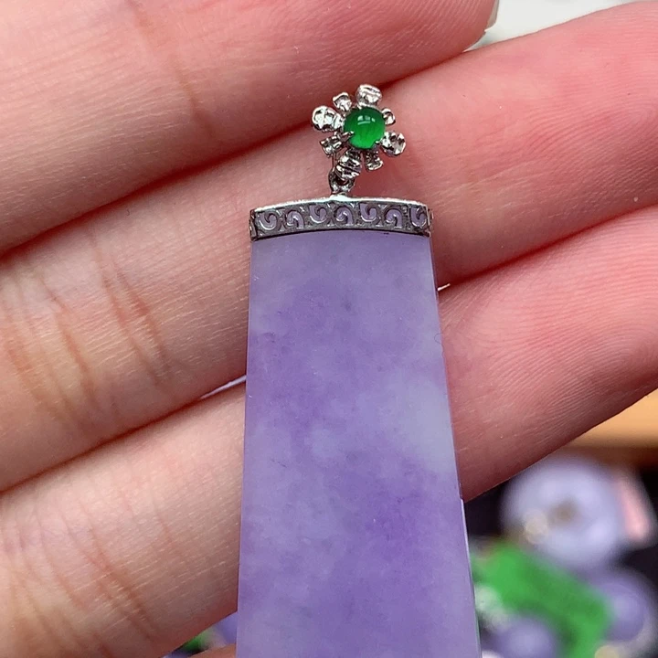 翡翠18K金镶嵌颈饰翡翠