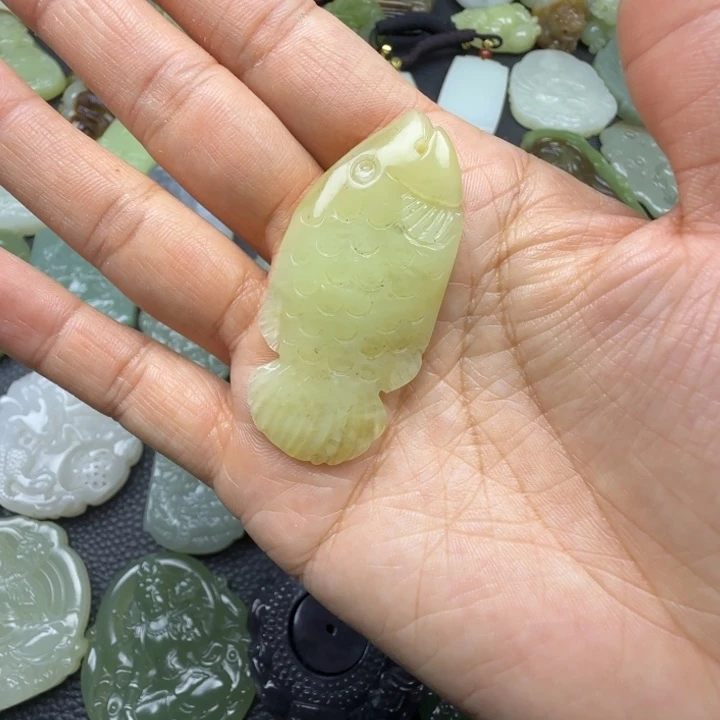 和田玉未镶嵌珠宝奇石