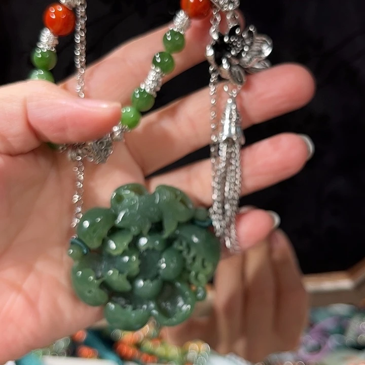 颈饰未镶嵌和田玉