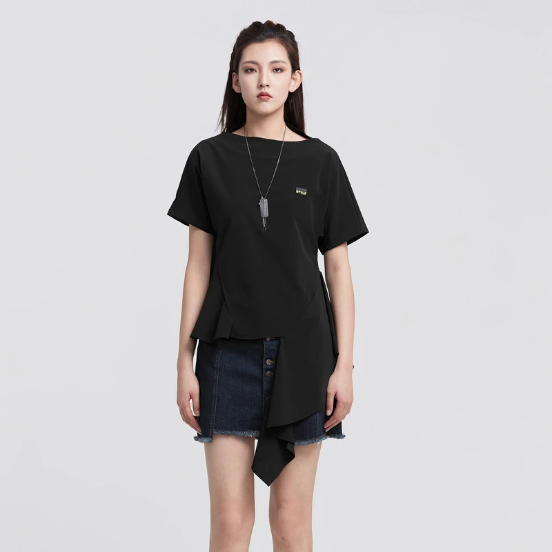 S·DEER圣迪奥女装时尚休闲百搭一字领撞色印花不规则T恤S22280191