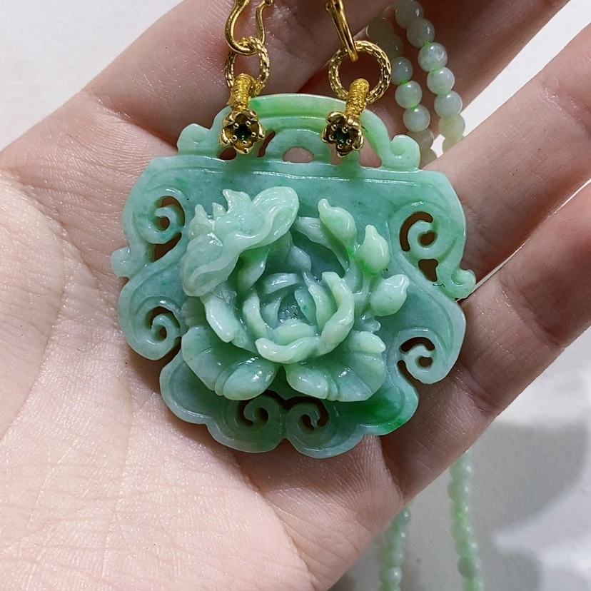 【闪购商品】翡翠未镶嵌颈饰