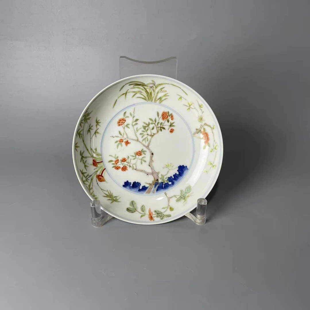 粉彩花卉赏盘一块