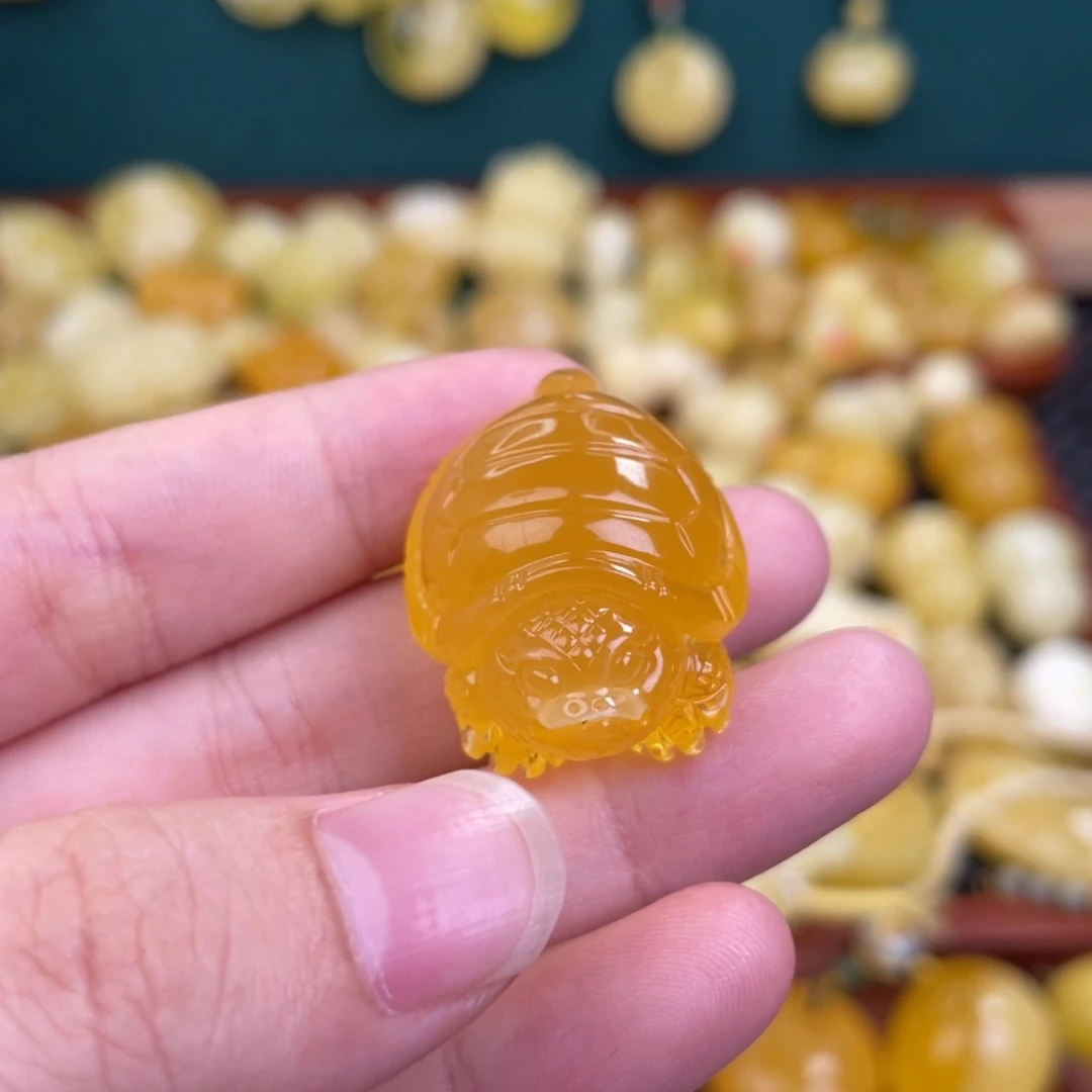 未镶嵌吊坠(赠链)蜜蜡