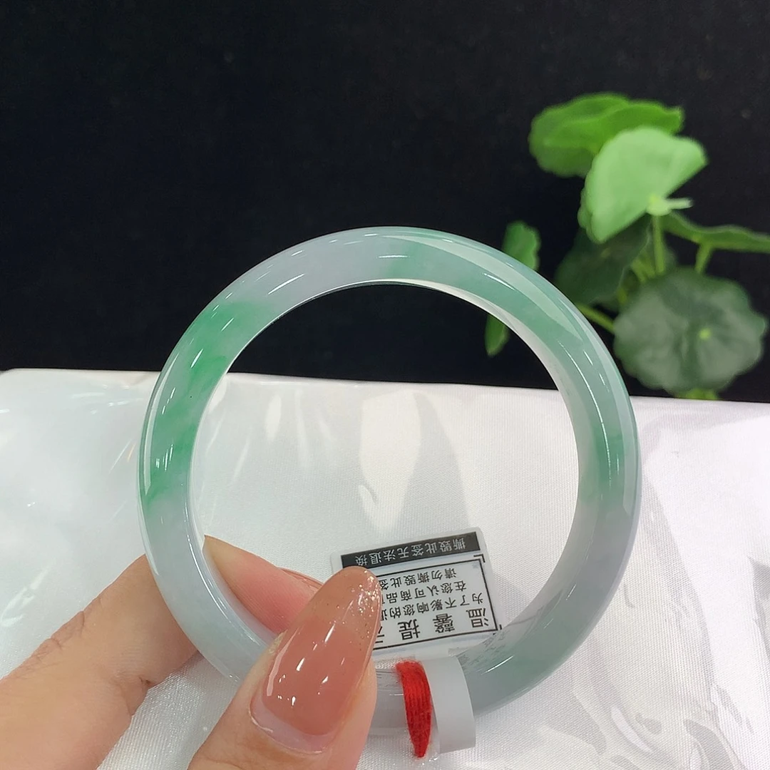 翡翠未镶嵌手镯正57