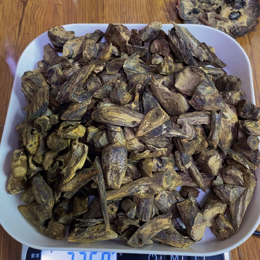 夭***夭沉香碎屑沉香棋楠树钉276克