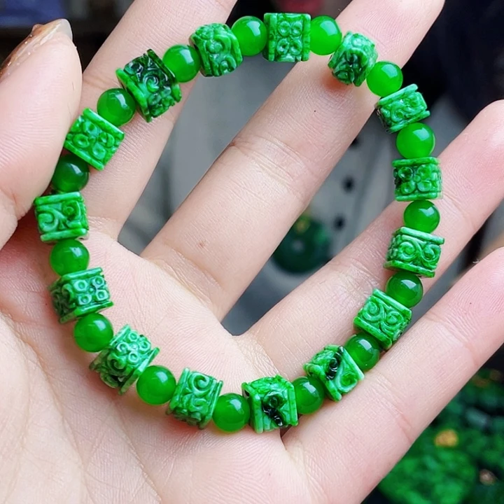 翡翠未镶嵌颈饰多样性