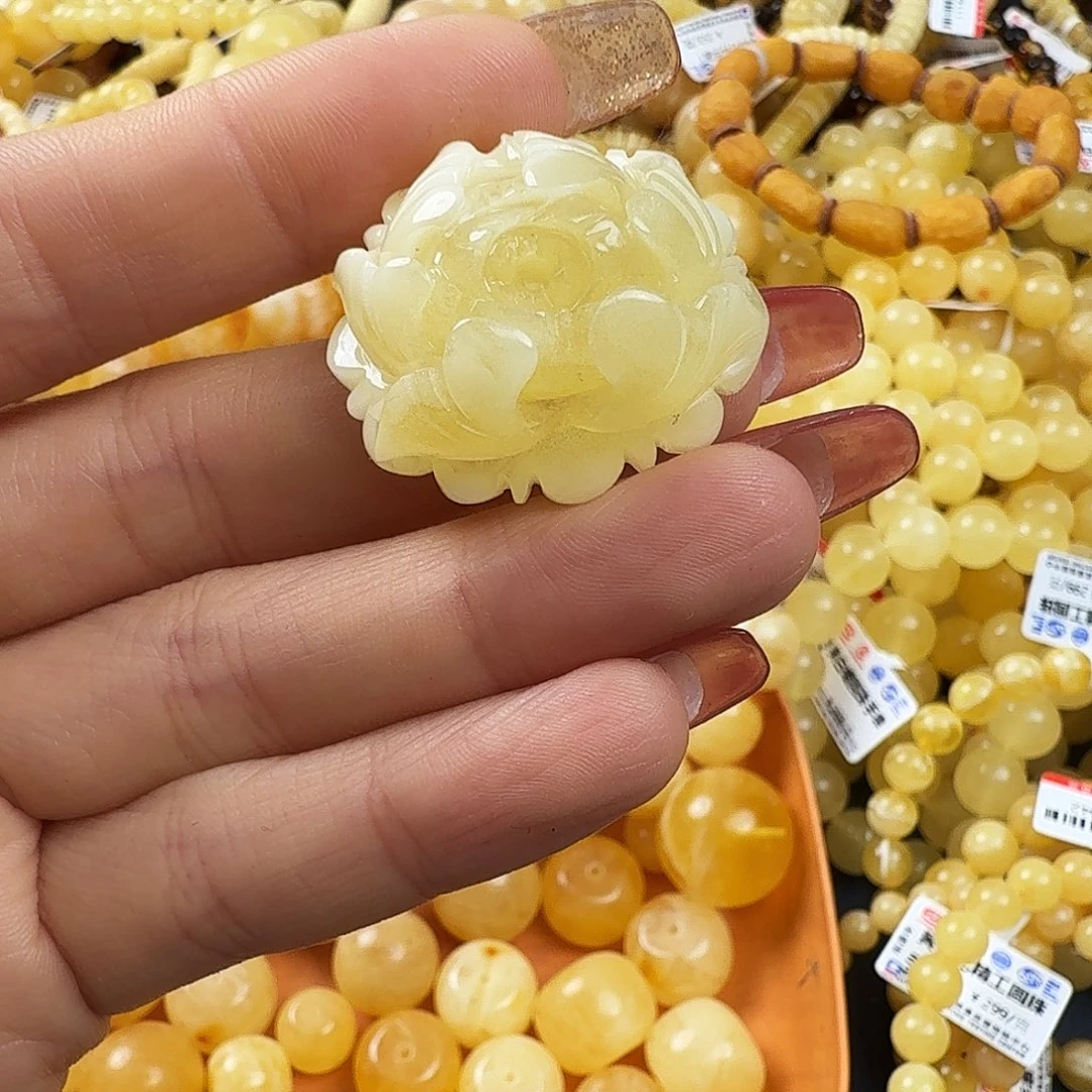 琥珀未镶嵌珠宝奇石