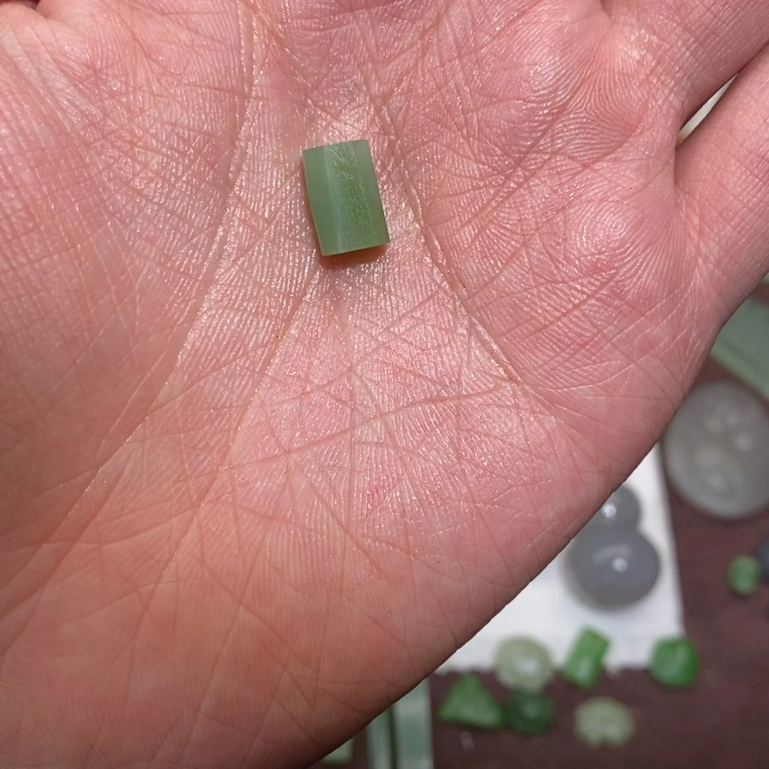 小***雅和田玉未镶嵌颈饰