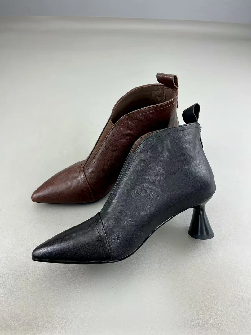 小麦成都女鞋]5公分软底时尚尖头高跟粗跟真皮2025今年流行靴子