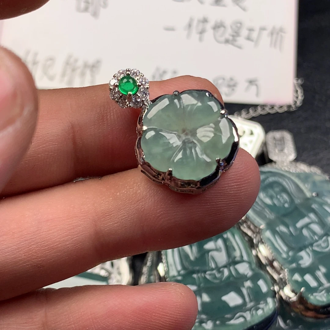 颈饰未镶嵌翡翠有钱花