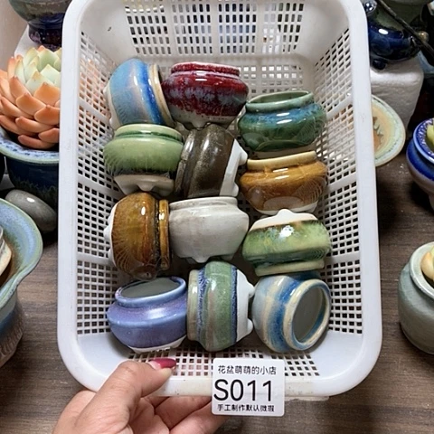 紫砂花盆011微瑕品口径3.5左右