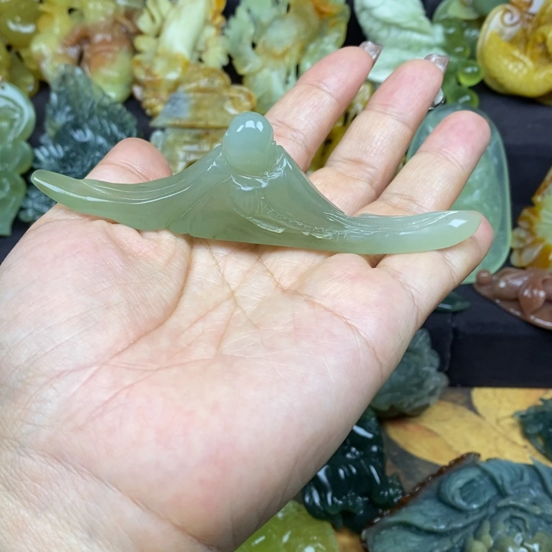 蛇纹石玉颈饰未镶嵌