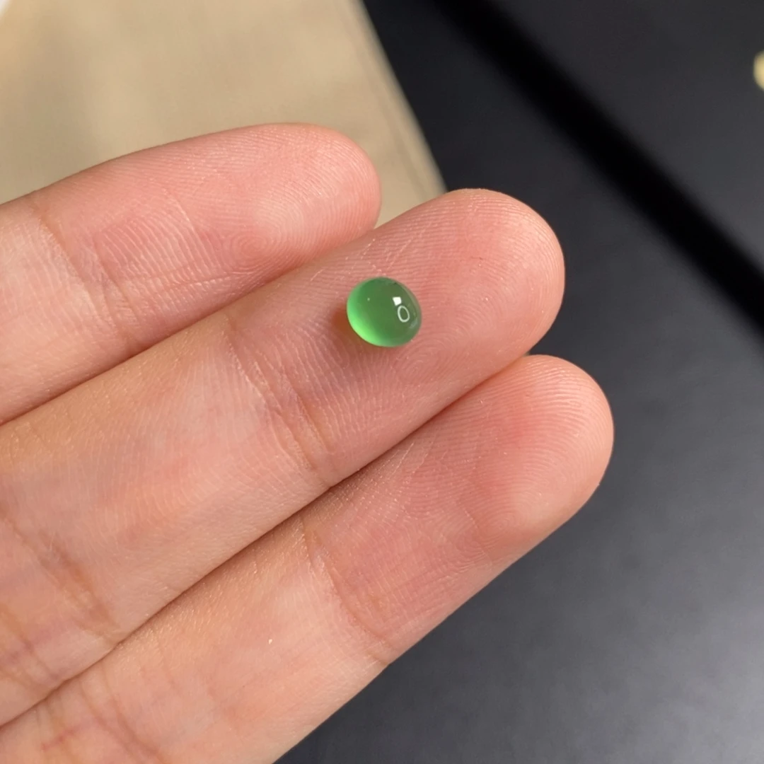 翡翠未镶嵌颈饰新货缅料5.5-4.8-3.4