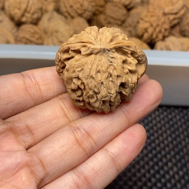 挪***林吊坠文玩核桃文玩核桃异形单只