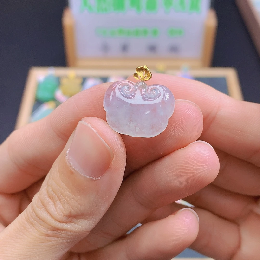 翡翠18K金镶嵌颈饰翡翠