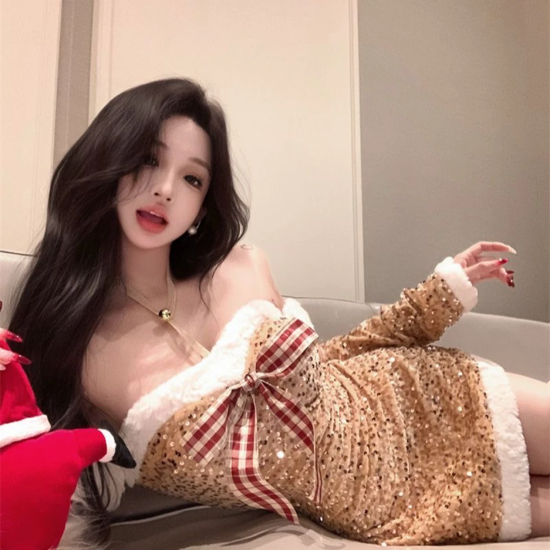 【硬糖】雪麋鹿* 富家千金辣妹圣诞亮片挂脖连衣裙修身显瘦包臀短裙