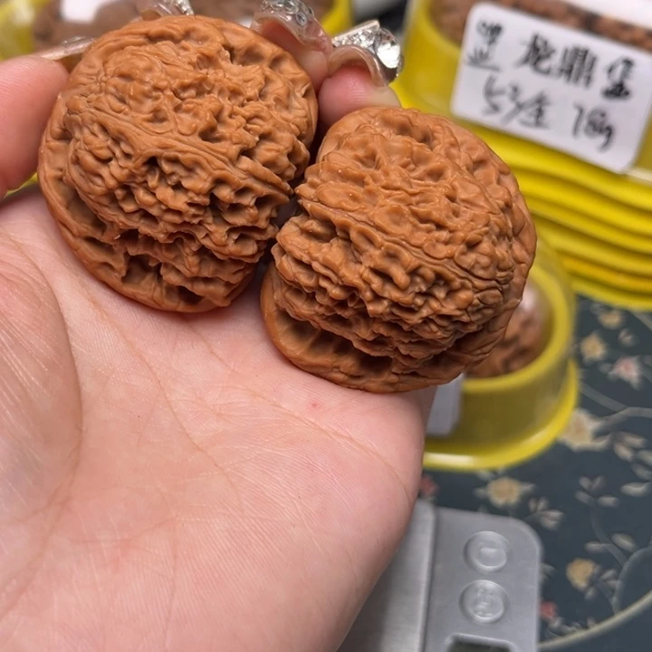 君***-桃核吊坠44-26531-02